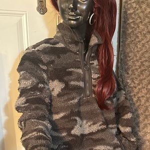 Sherpa camouflage soft gray pullover Cozy Sherpa brand super cute loveoutdoorsy